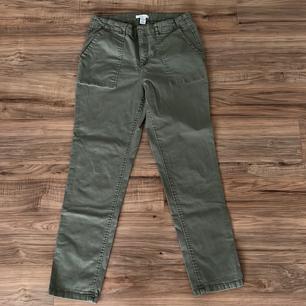 Daily Ritual Women's Patch-Pocket Chino Pant, Green